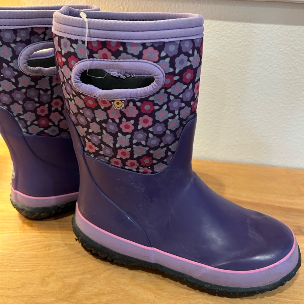 Bogs Purple Kids Rain Boots. Size 3